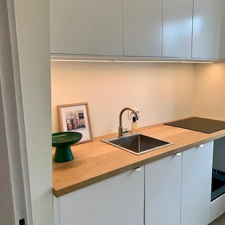 Astree, 2-4 Pers Hyper-centre *